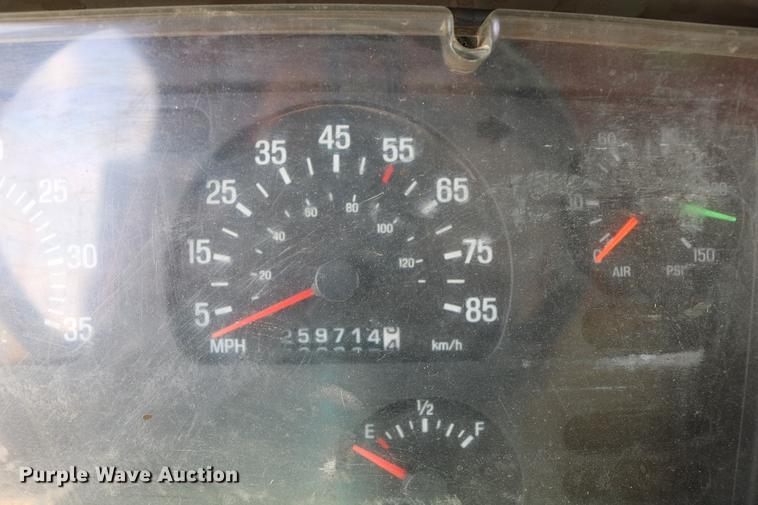 image for item DD0076 2001 Sterling LT7500 dump truck