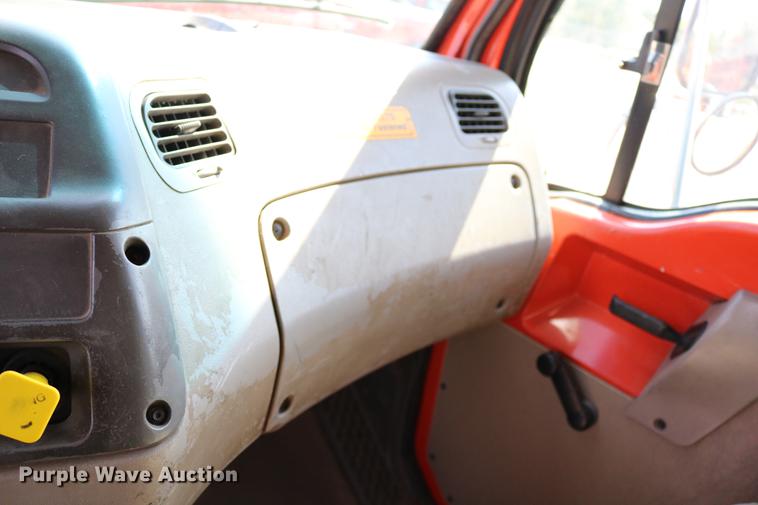 image for item DD0076 2001 Sterling LT7500 dump truck