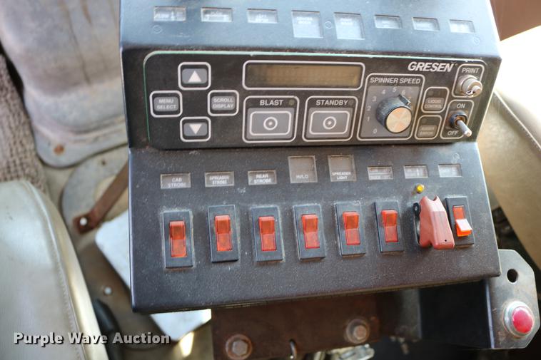 image for item DD0076 2001 Sterling LT7500 dump truck