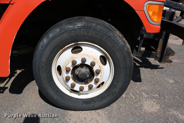 image for item DD0076 2001 Sterling LT7500 dump truck