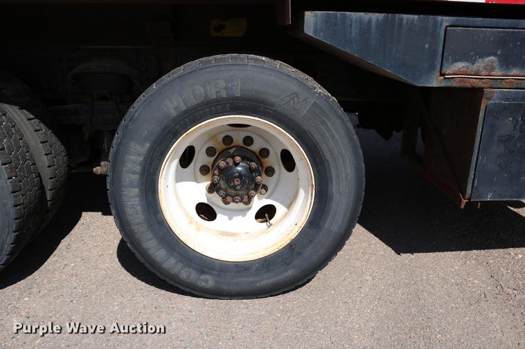 image for item DD0076 2001 Sterling LT7500 dump truck