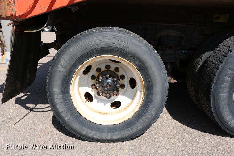 image for item DD0076 2001 Sterling LT7500 dump truck