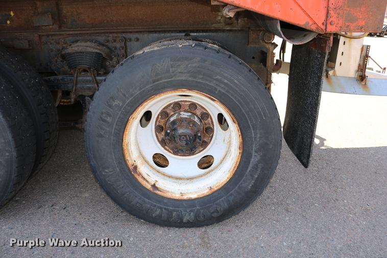 image for item DD0076 2001 Sterling LT7500 dump truck