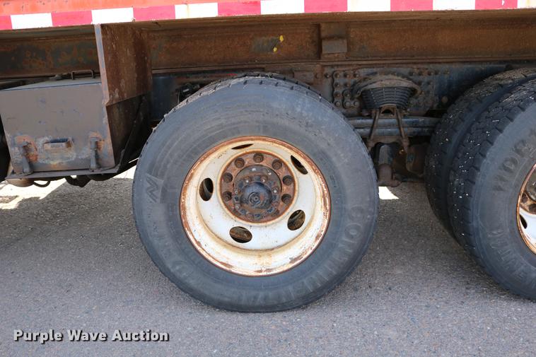 image for item DD0076 2001 Sterling LT7500 dump truck