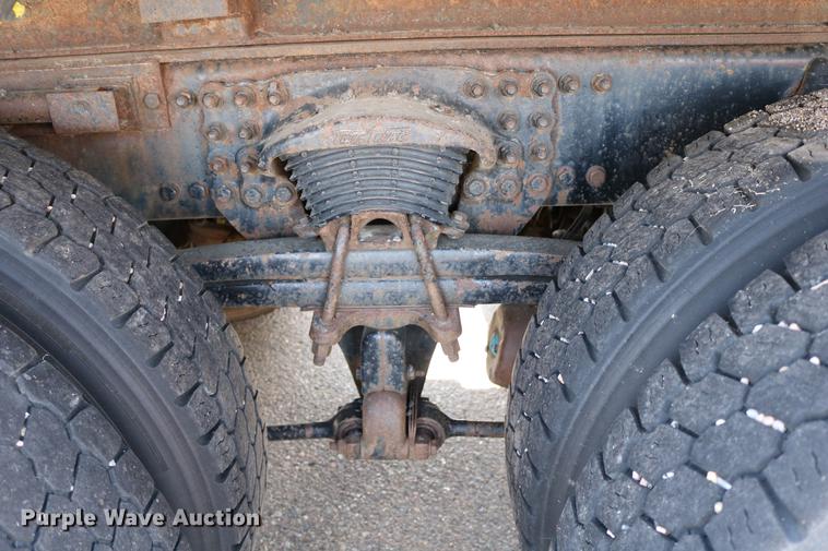 image for item DD0076 2001 Sterling LT7500 dump truck