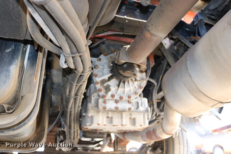 image for item DD0076 2001 Sterling LT7500 dump truck