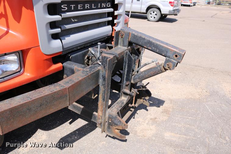 image for item DD0076 2001 Sterling LT7500 dump truck