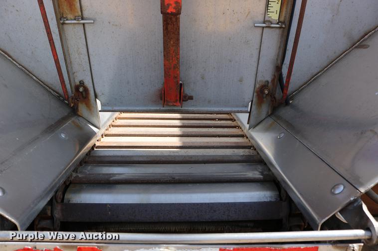 image for item DD0076 2001 Sterling LT7500 dump truck