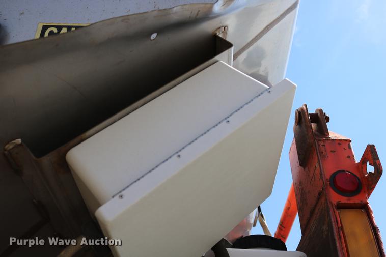 image for item DD0076 2001 Sterling LT7500 dump truck