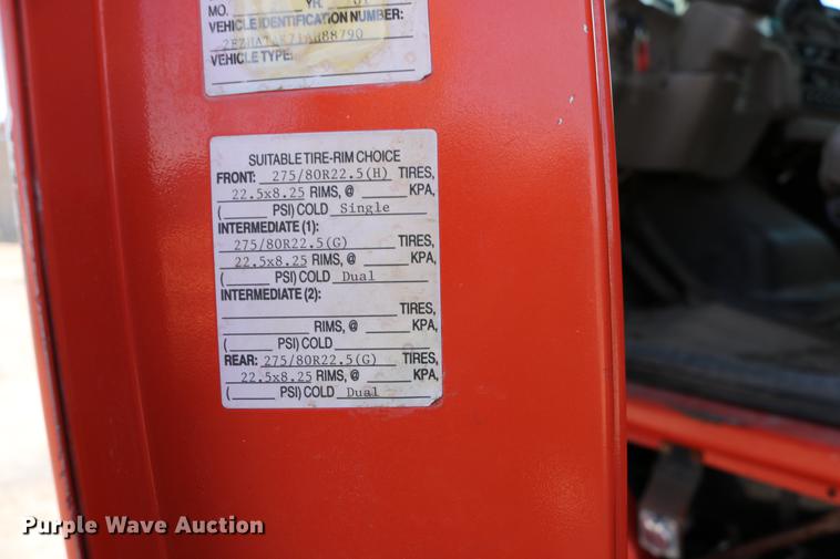 image for item DD0076 2001 Sterling LT7500 dump truck