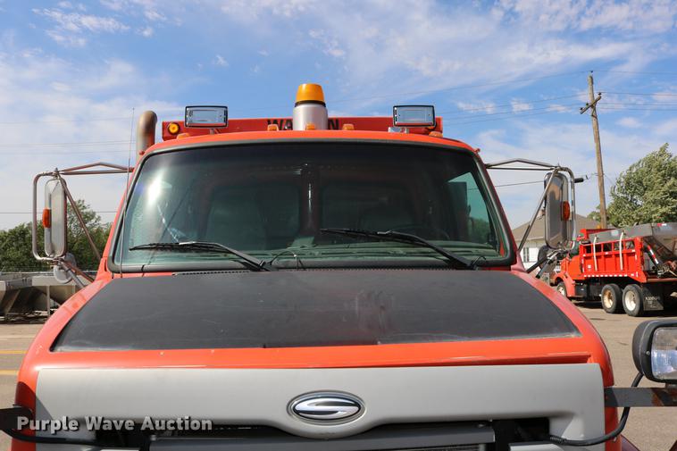 image for item DD0076 2001 Sterling LT7500 dump truck