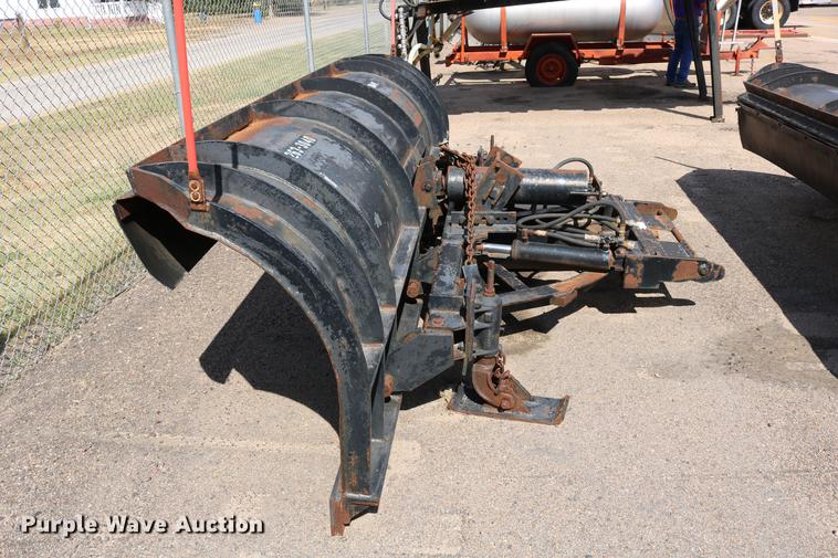 image for item DD0076 2001 Sterling LT7500 dump truck