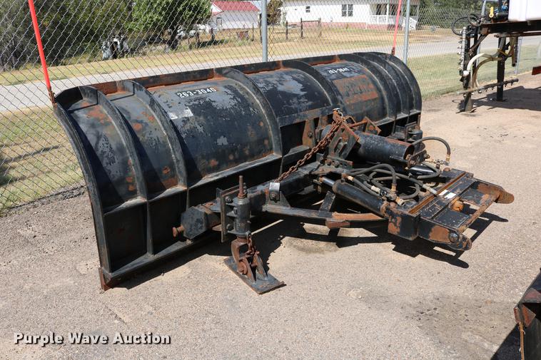 image for item DD0076 2001 Sterling LT7500 dump truck