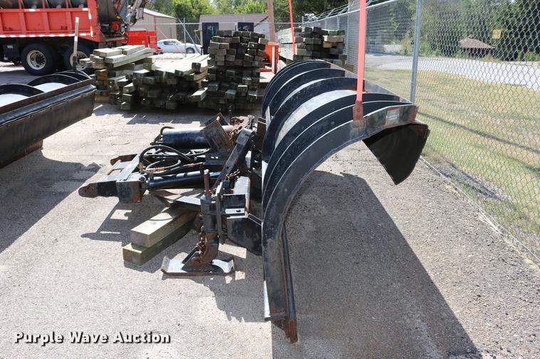 image for item DD0076 2001 Sterling LT7500 dump truck