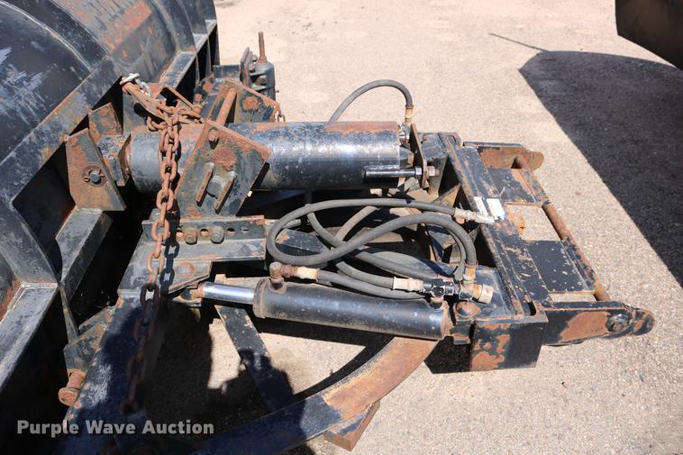 image for item DD0076 2001 Sterling LT7500 dump truck