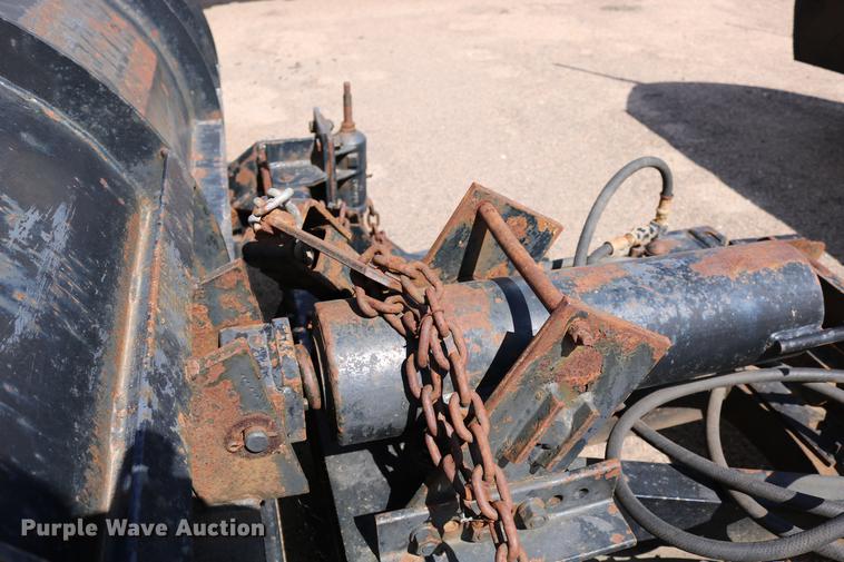 image for item DD0076 2001 Sterling LT7500 dump truck