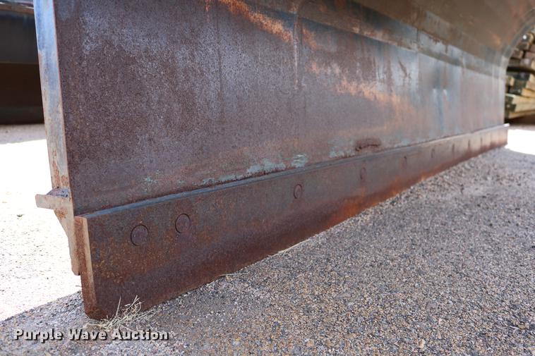 image for item DD0076 2001 Sterling LT7500 dump truck