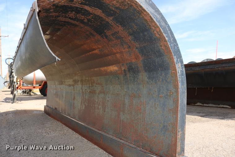 image for item DD0076 2001 Sterling LT7500 dump truck