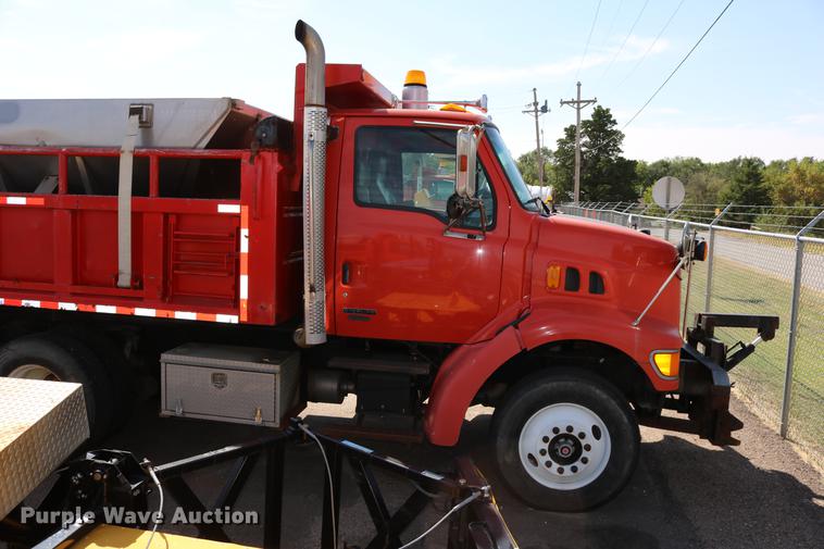 image for item DD0078 2001 Sterling LT7501 dump truck