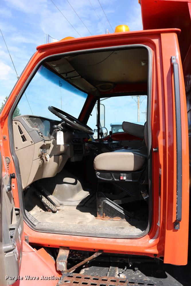 image for item DD0078 2001 Sterling LT7501 dump truck