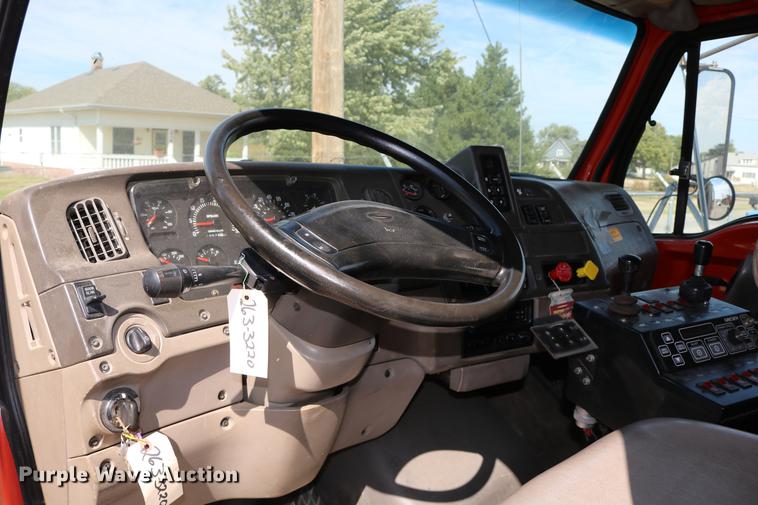 image for item DD0078 2001 Sterling LT7501 dump truck