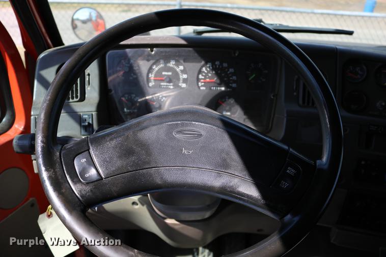 image for item DD0078 2001 Sterling LT7501 dump truck