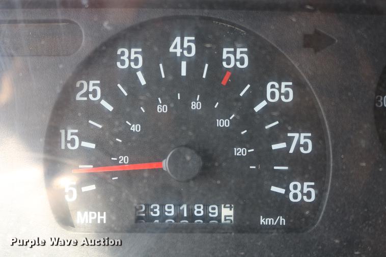 image for item DD0078 2001 Sterling LT7501 dump truck