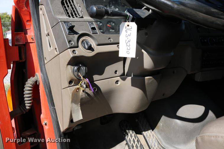 image for item DD0078 2001 Sterling LT7501 dump truck