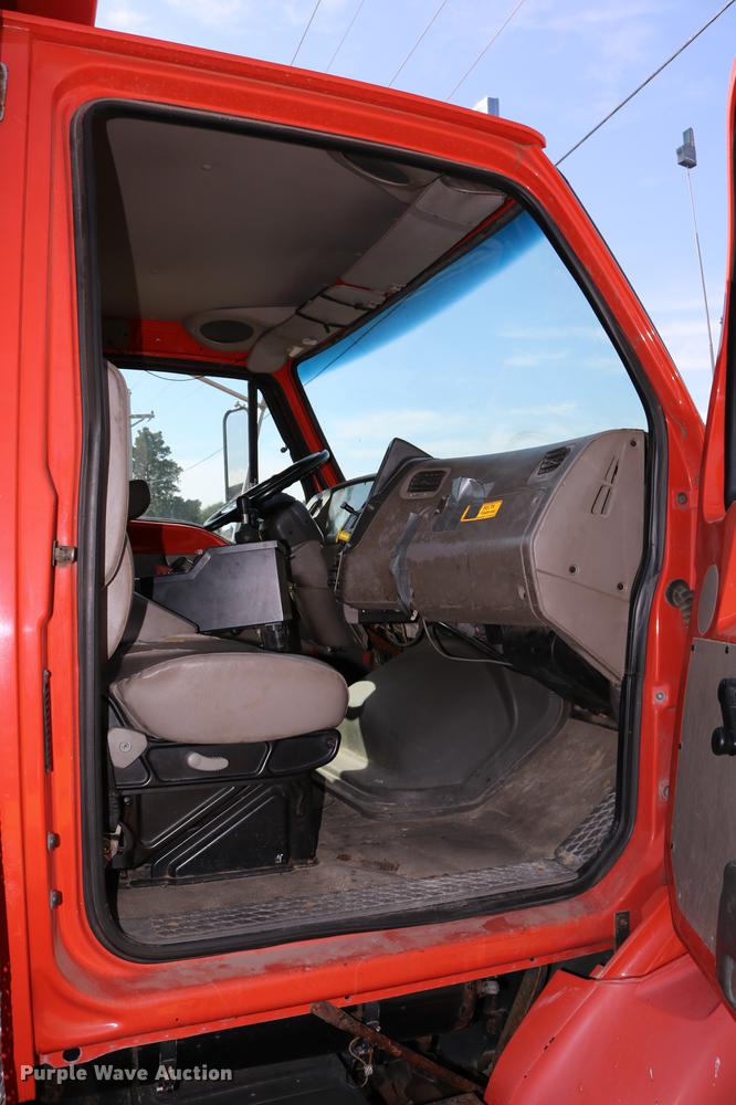 image for item DD0078 2001 Sterling LT7501 dump truck