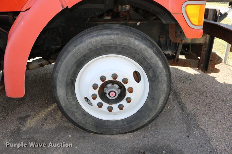 image for item DD0078 2001 Sterling LT7501 dump truck