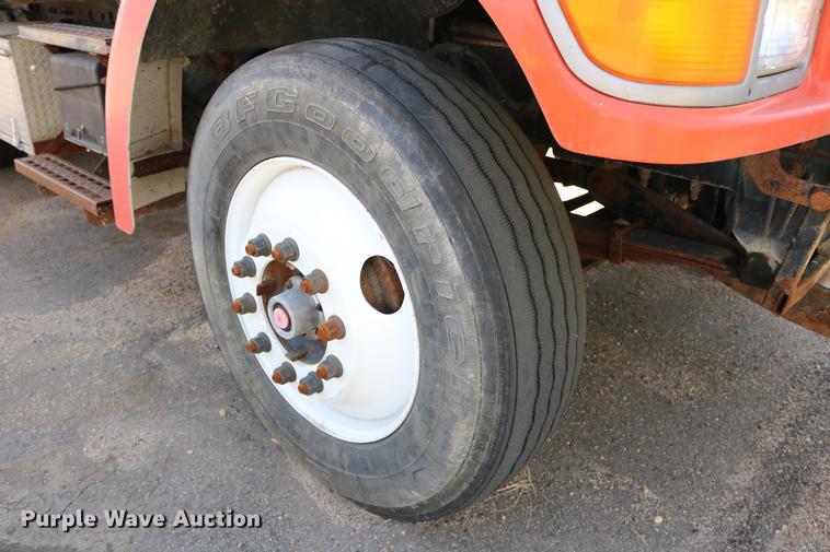 image for item DD0078 2001 Sterling LT7501 dump truck