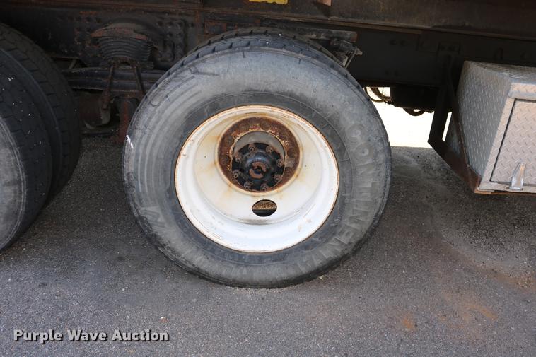 image for item DD0078 2001 Sterling LT7501 dump truck