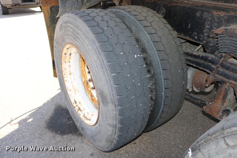 image for item DD0078 2001 Sterling LT7501 dump truck