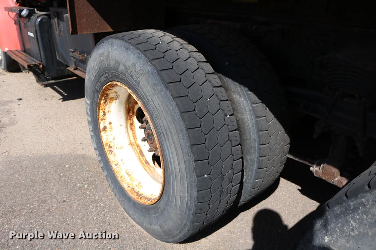 image for item DD0078 2001 Sterling LT7501 dump truck