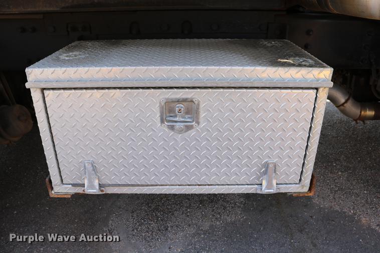 image for item DD0078 2001 Sterling LT7501 dump truck