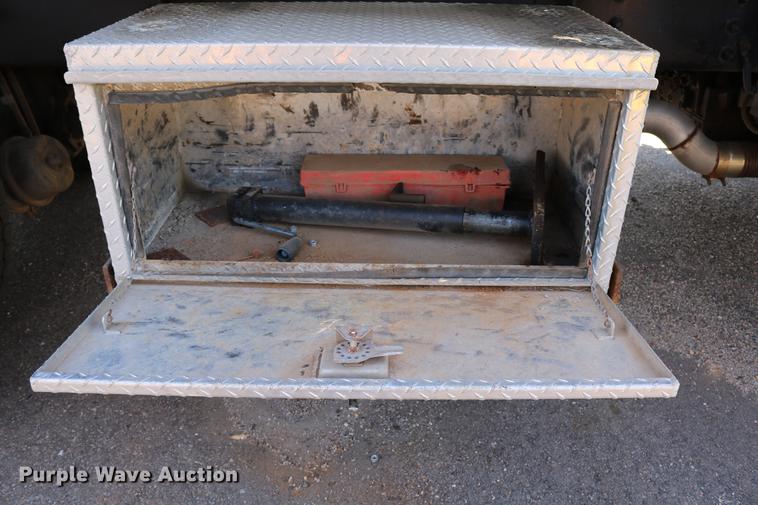 image for item DD0078 2001 Sterling LT7501 dump truck