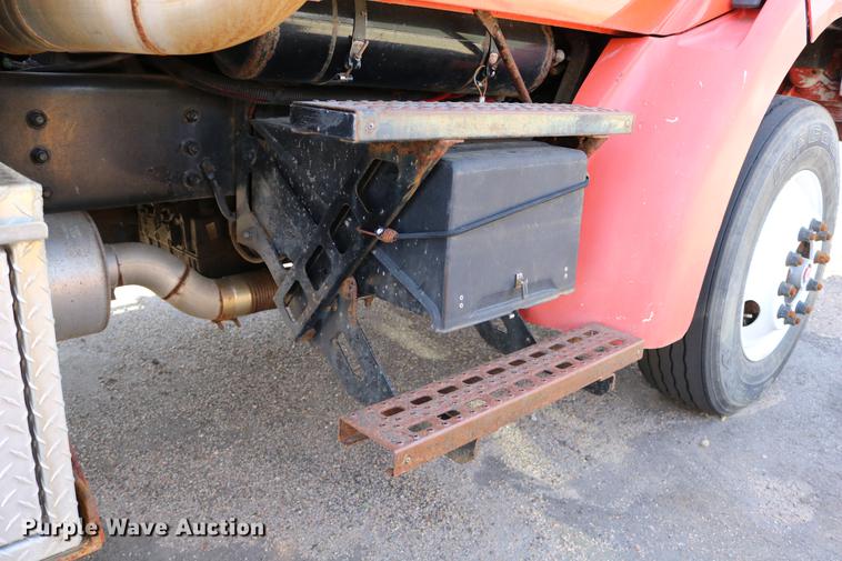 image for item DD0078 2001 Sterling LT7501 dump truck