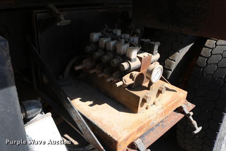 image for item DD0078 2001 Sterling LT7501 dump truck