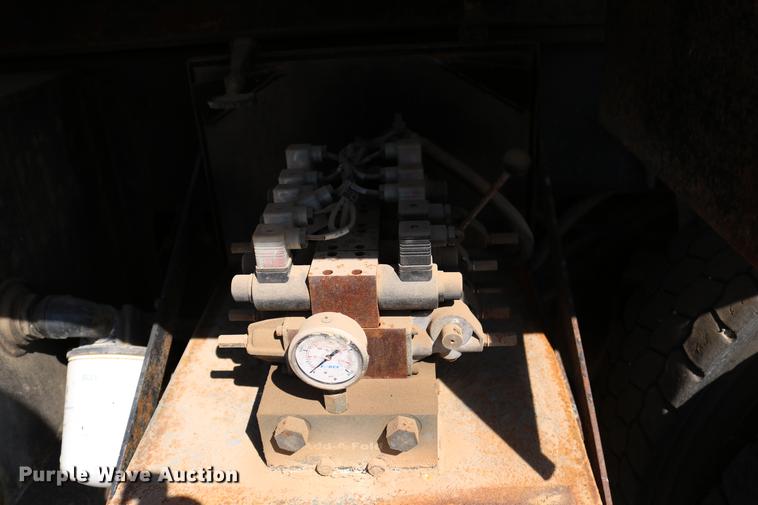 image for item DD0078 2001 Sterling LT7501 dump truck