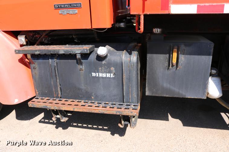 image for item DD0078 2001 Sterling LT7501 dump truck