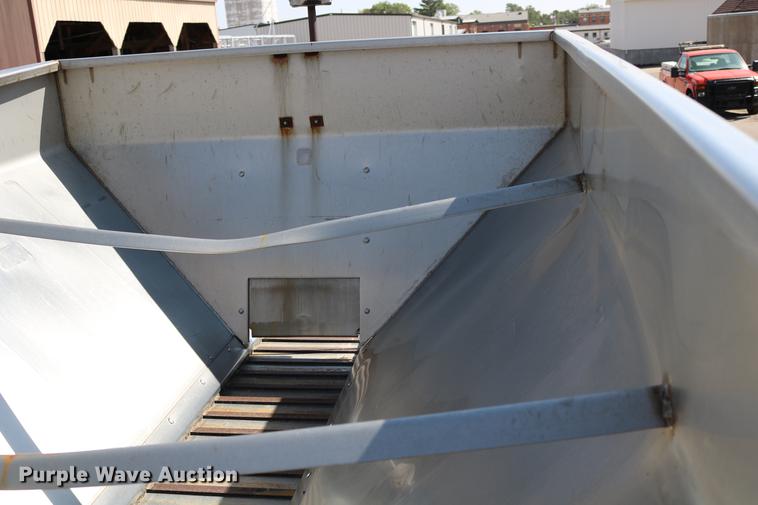 image for item DD0078 2001 Sterling LT7501 dump truck