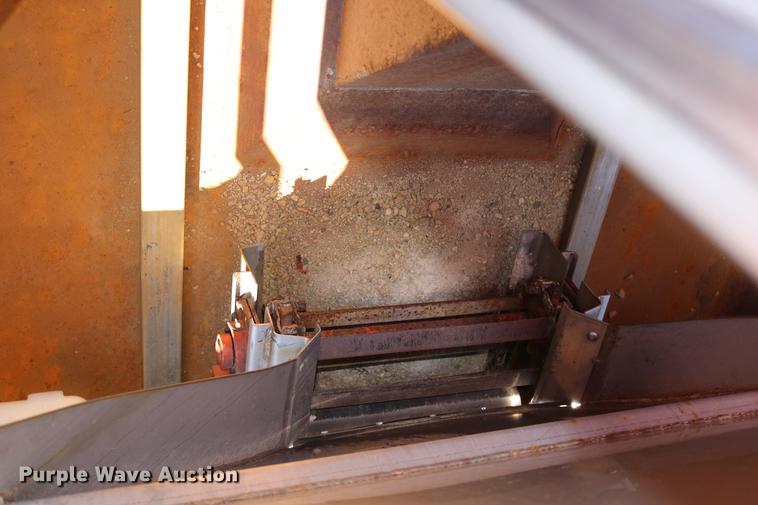 image for item DD0078 2001 Sterling LT7501 dump truck