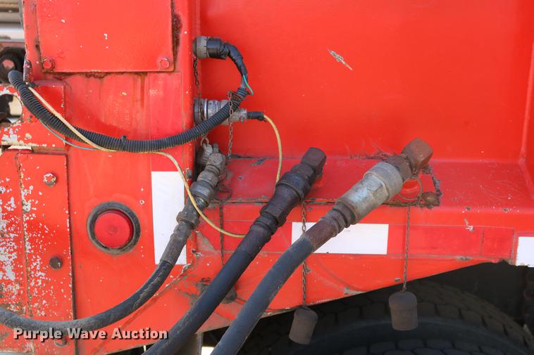 image for item DD0078 2001 Sterling LT7501 dump truck