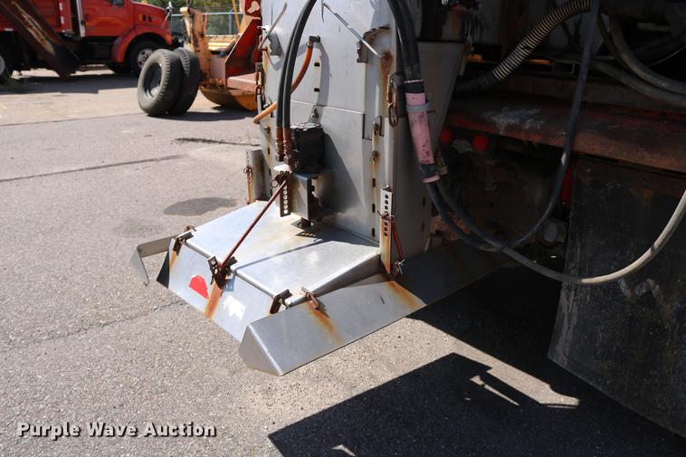 image for item DD0078 2001 Sterling LT7501 dump truck