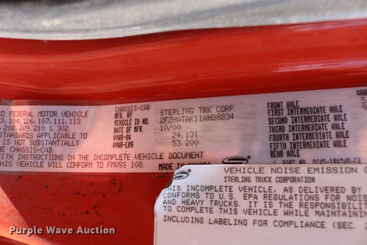 image for item DD0078 2001 Sterling LT7501 dump truck