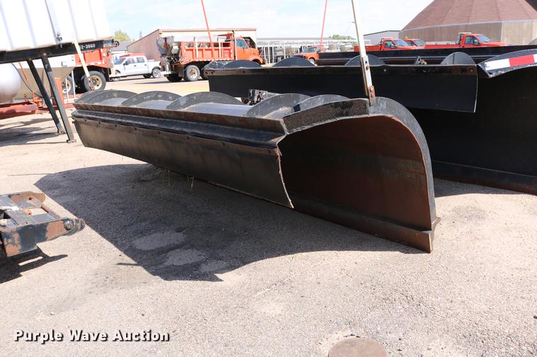 image for item DD0078 2001 Sterling LT7501 dump truck