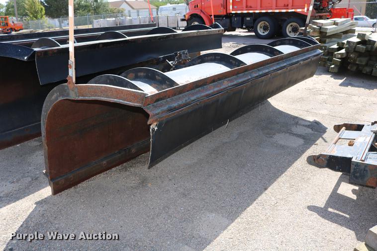 image for item DD0078 2001 Sterling LT7501 dump truck