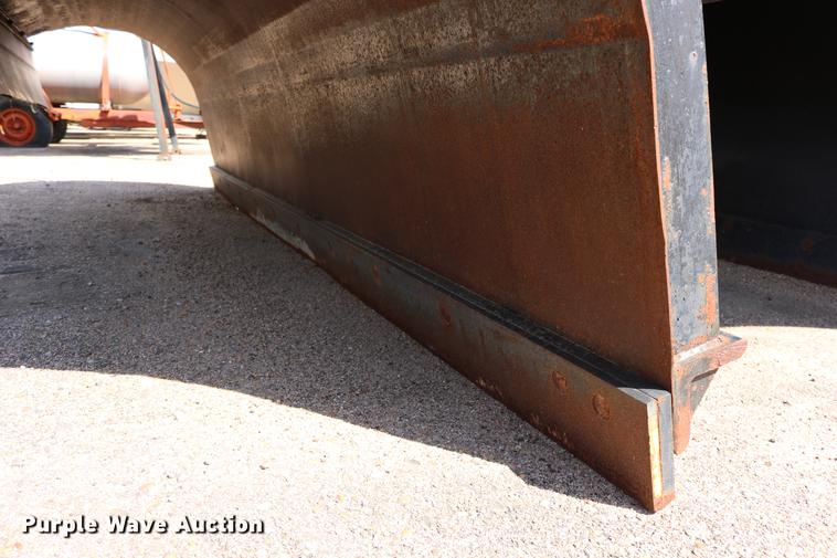 image for item DD0078 2001 Sterling LT7501 dump truck