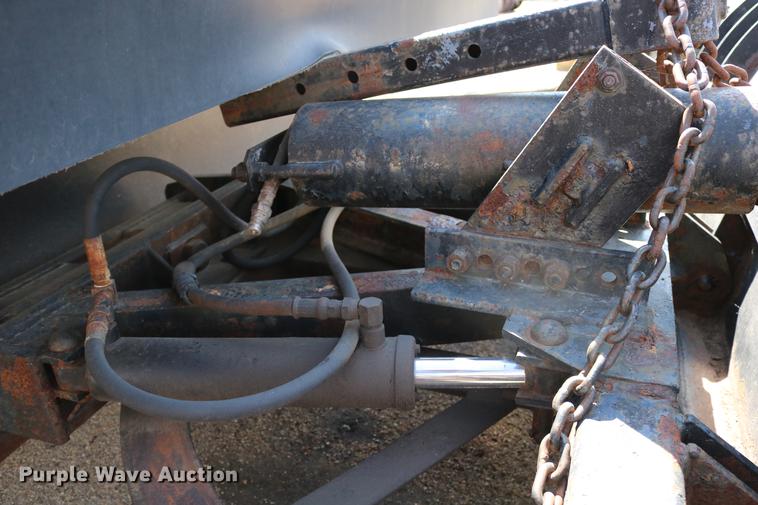 image for item DD0078 2001 Sterling LT7501 dump truck