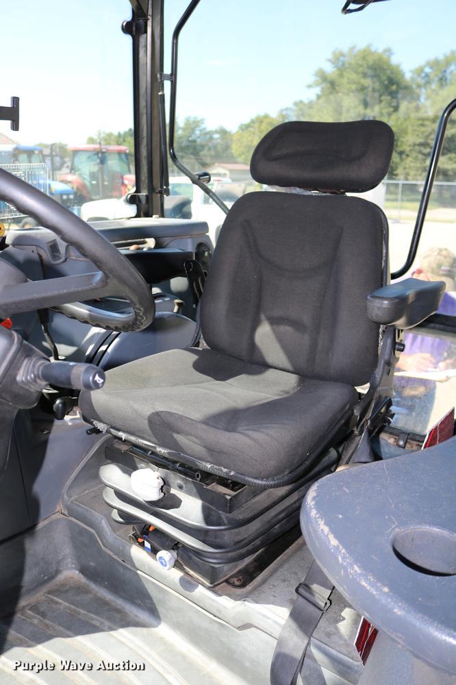 image for item DD0093 2002 New Holland TS100 tractor